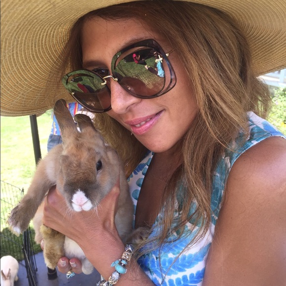 Meet your Posher, Ana - Picture 2 of 8